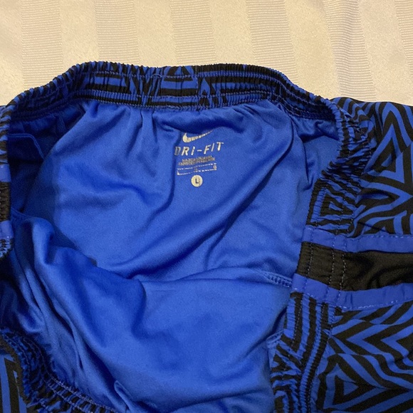 Nike running shorts - Picture 2 of 2